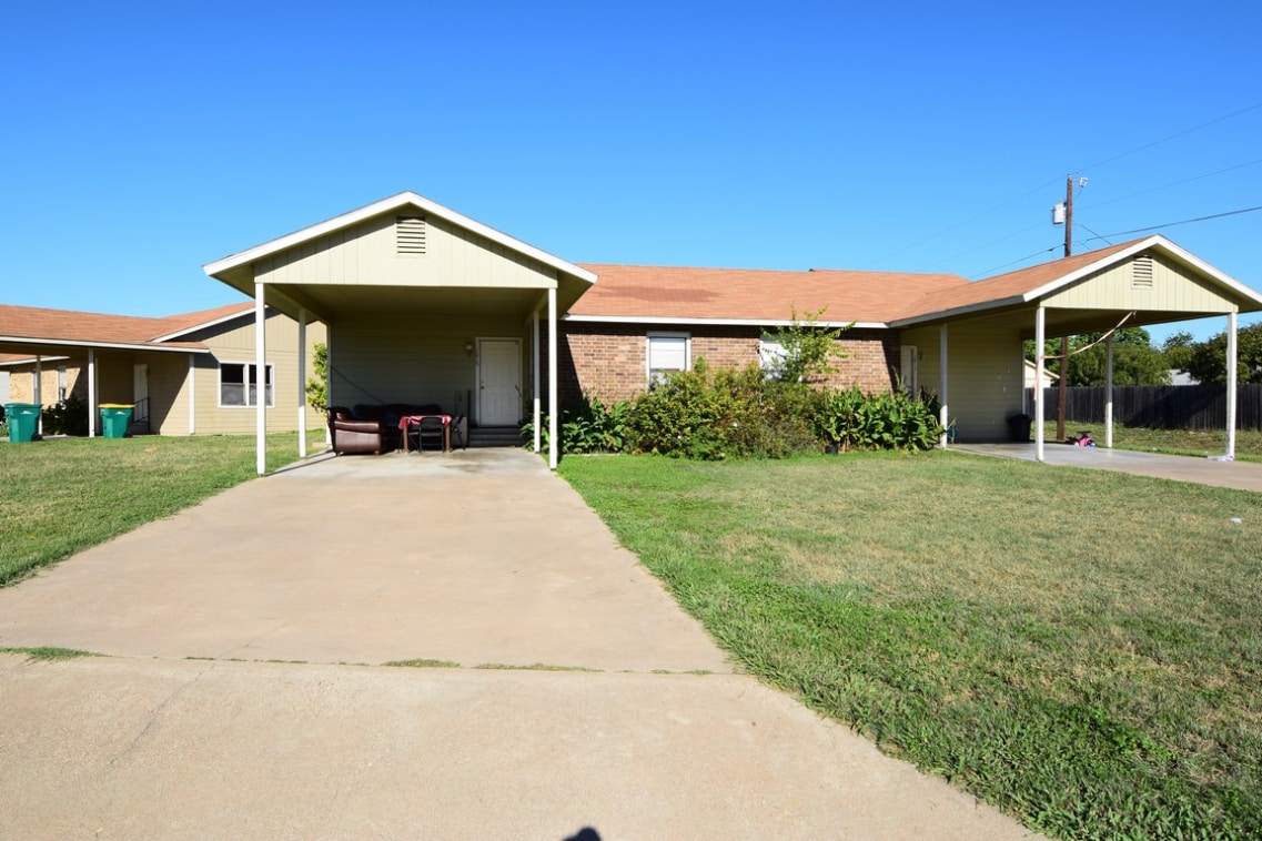 Photo - 1615 Kelly Dr House