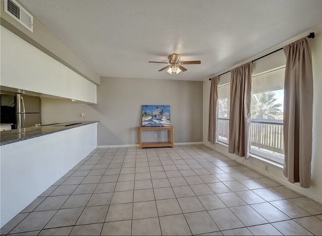 Photo - 14801 Compass St Unidad #19 Compass