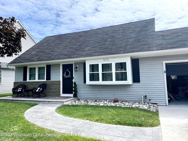 Photo - 1414 Treeneedle Rd