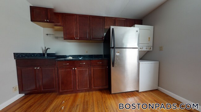 Photo - 429 Franklin St Unit 1R