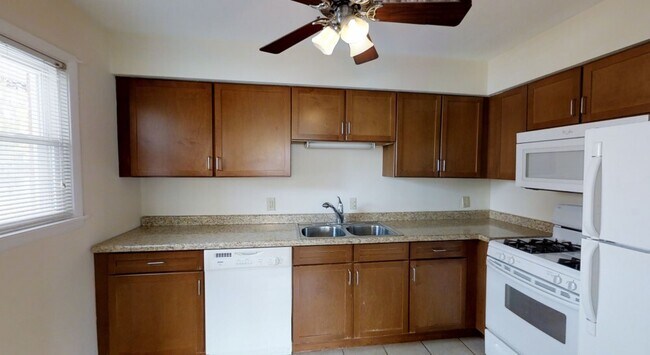 Photo - 608 S State Street