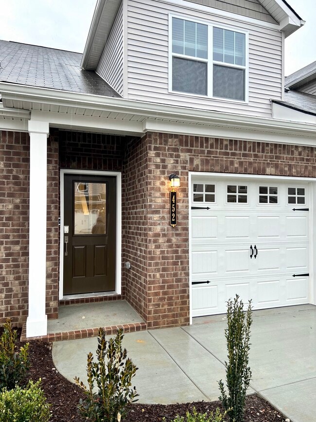 Photo - 452 Alcott Way