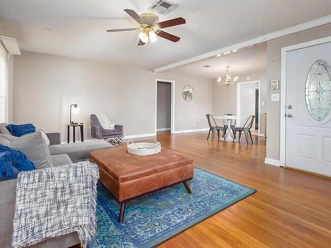 2804 NW 46th St