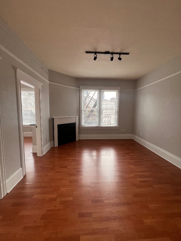 Photo - 312 E Olive Pl