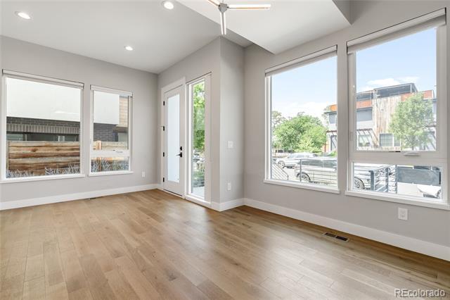 Photo - 3832 Jason St