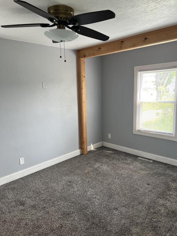 Photo - 1025 30th St NE