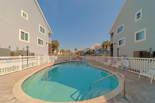 Photo - 911 Harbour House Dr