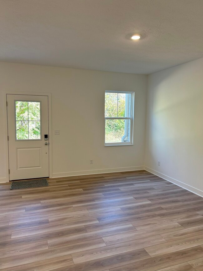 Photo - 1752 Trinity Ln