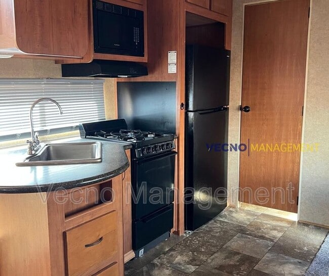 1819 Co Rd 1001