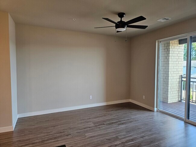 Photo - 880 N Main Apartments