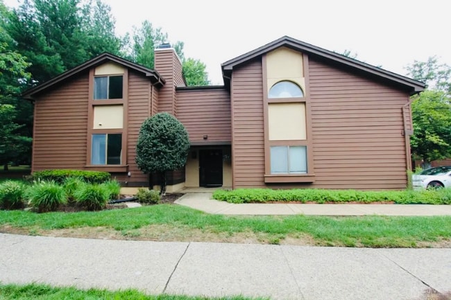 Photo - 587 Sayre Dr Condo