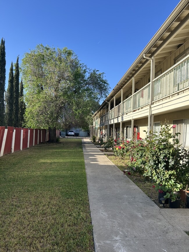 Photo - 120 E Fairmont Ave