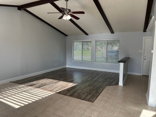 Photo - 2109 Cedarcrest Dr