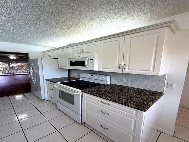 Photo - 1400 SW 124th Terrace Unidad 402Q