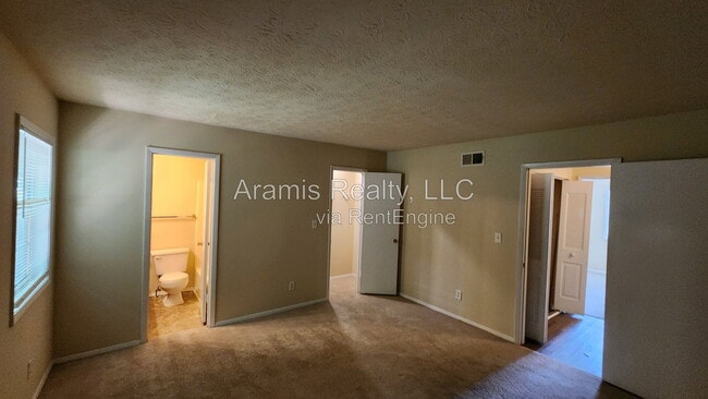 Photo - 2320 Highpoint Rd