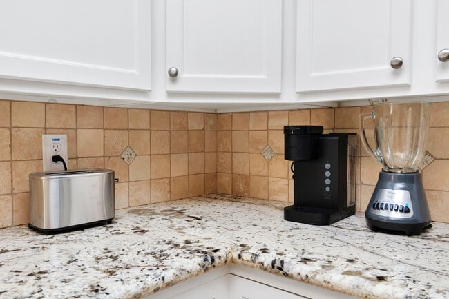 Photo - 902 Golden Bear Ln