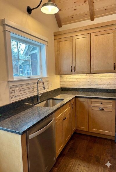 Photo - 28 Emerald Ave