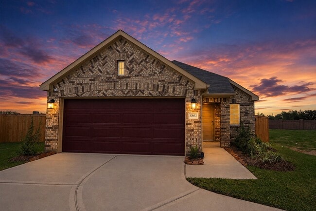 Building Photo - 5803 Aurora Ln