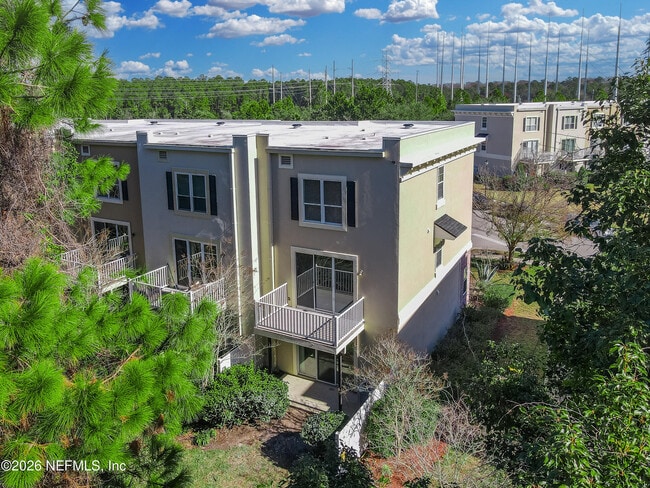 4442 Rock Creek Cir