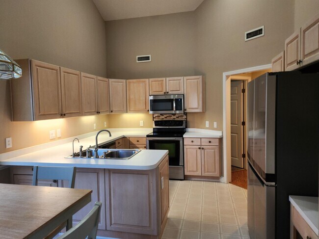9398 Pinckney Ln