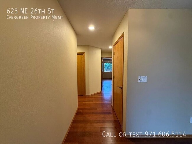 Photo - 625 NE 26th St