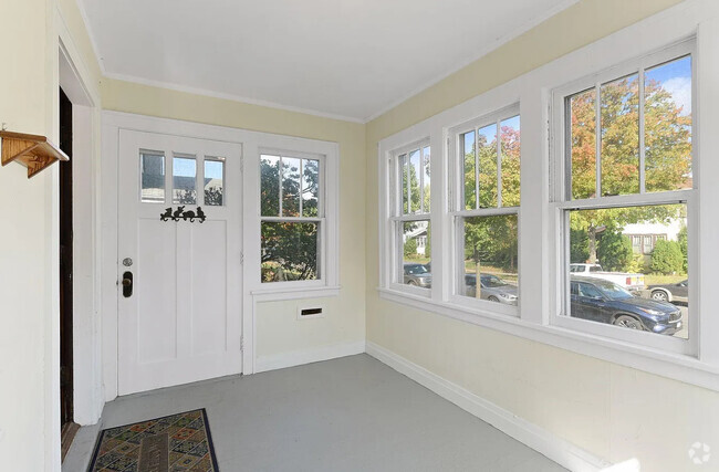 Building Photo - 5502 Washington Rd Rental