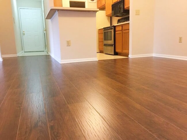 Building Photo - 2317 Vicente Ct Unit 311 Rental