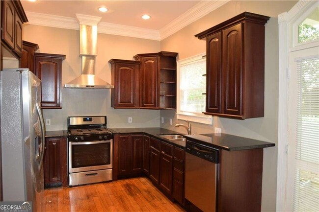 Photo - 242 Dodd Ave SW