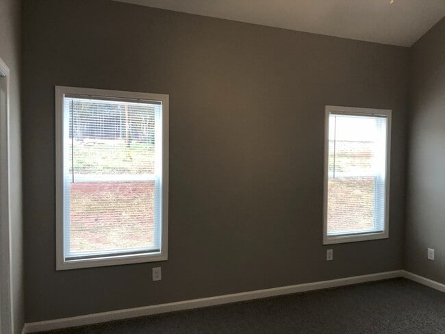 Photo - 261 Charlotte Cir
