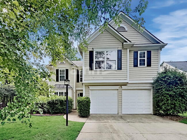 Photo - 1388 Glenover Way House