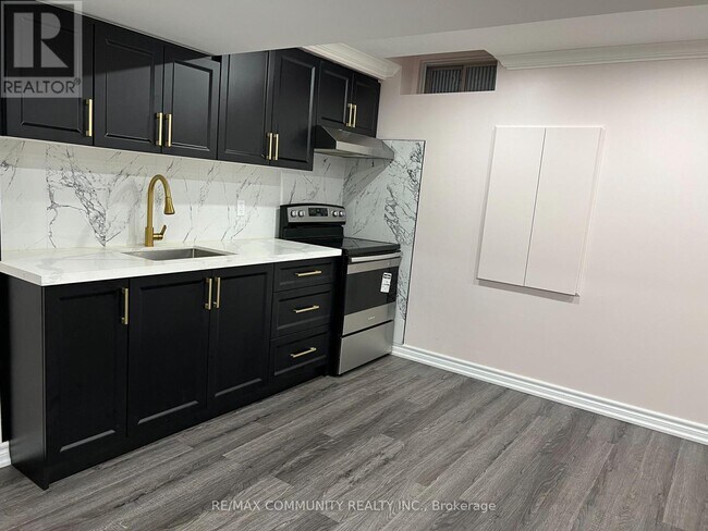 Photo - 1177 Church St N