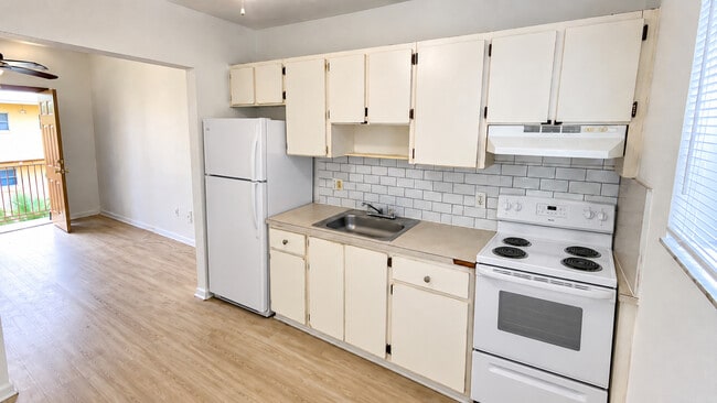 Kitchen - New Arena Square Apartments