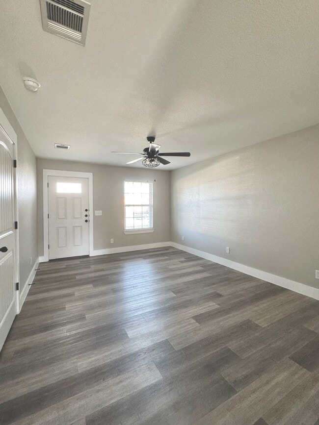 Photo - Modern 2 Bedroom 1 Full Bath Duplex with S...