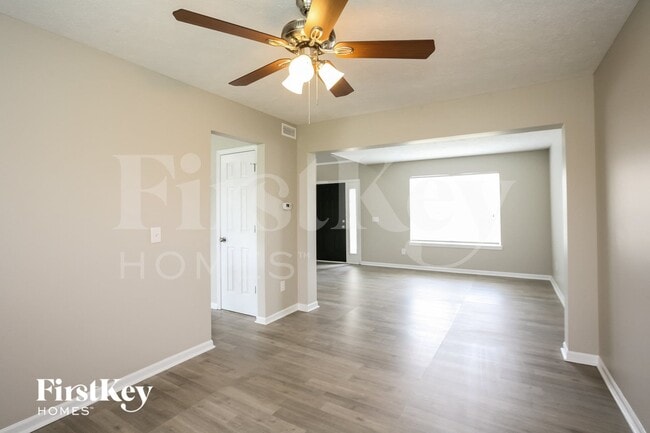 3346 Crestwell Dr