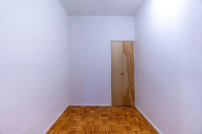 Photo - 230 E 83rd St Unidad 1RW