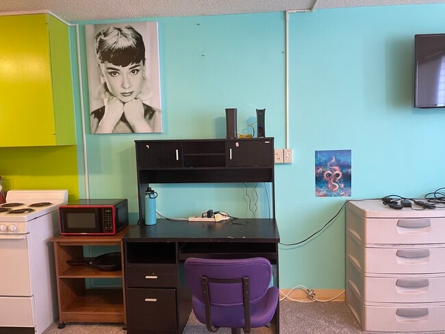 Building Photo - 1550 Rycroft St Unit #514