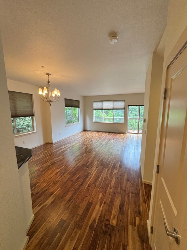 Photo - 3bd/3ba Issaquah Townhouse