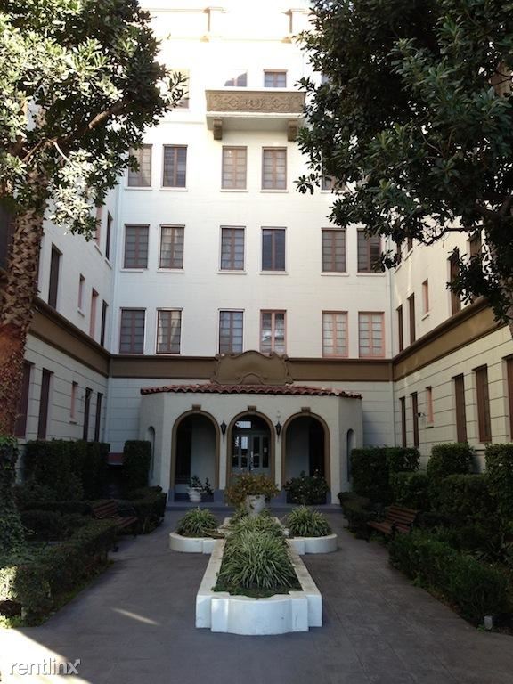 Primary Photo - 418 S Normandie Ave