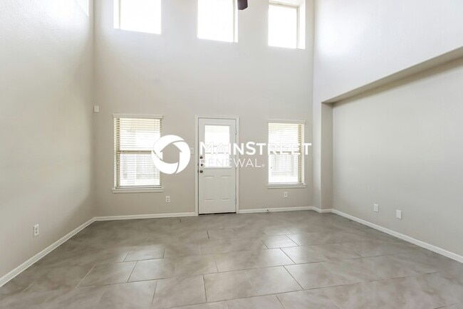 Photo - 4 Bedroom Pet-Friendly Home in ROSHARON, TX with Main Street Renewal