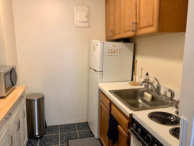 Photo - 217 Newbury St Unidad 3