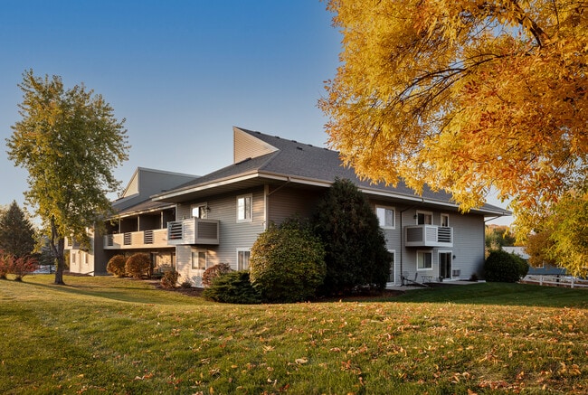 Photo - Kearney Meadows Apartments