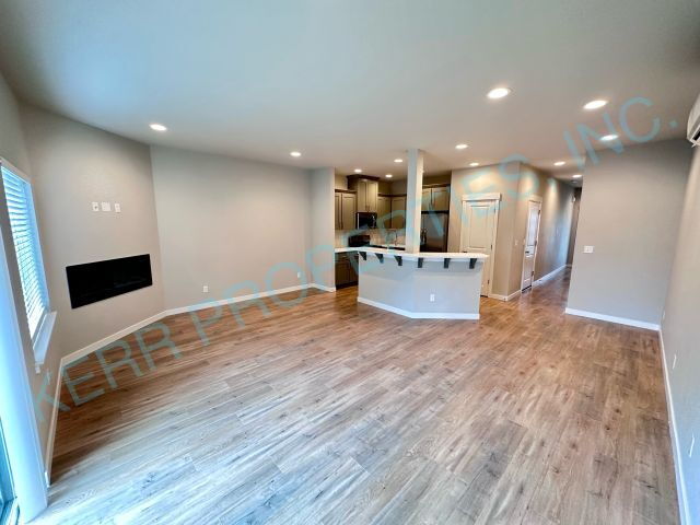 Charming 3-Bedroom Retreat with 2.5 Full Baths in Damascus, OR – 1,513 Sq Ft of Comfort Awaits!
