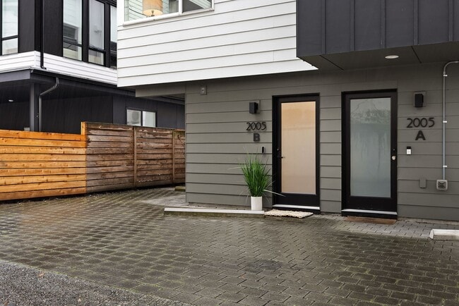 Photo - 2bd/1.75ba Seattle Townhome