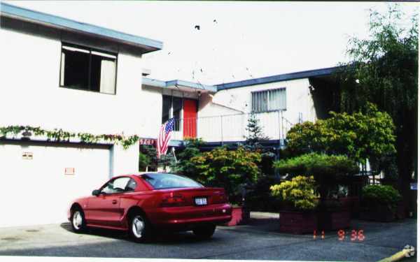 Photo - Golf Crest Apartments