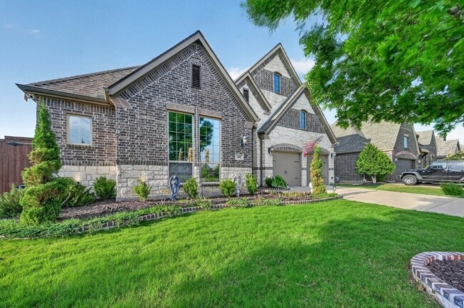 400 Trailside Dr