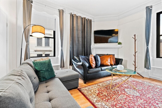 Building Photo - 62 Boylston St Rental