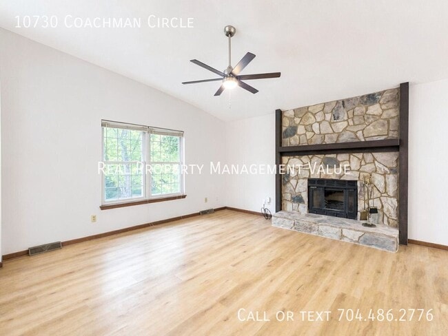 Photo - 10730 Coachman Cir