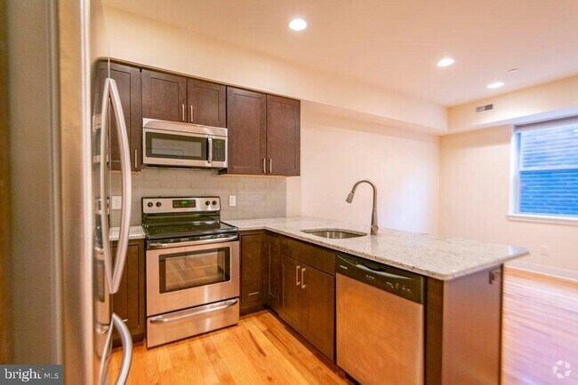 Building Photo - 1242 Point Breeze Ave Unit 303 Rental