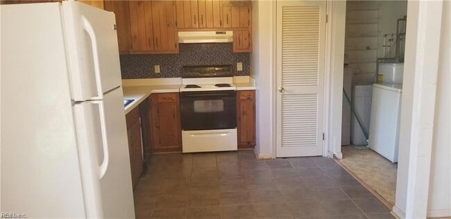 Photo - 415 Bryan Ct