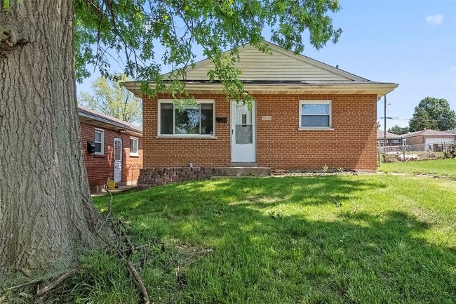 Photo - 3735 Koeln Ave House
